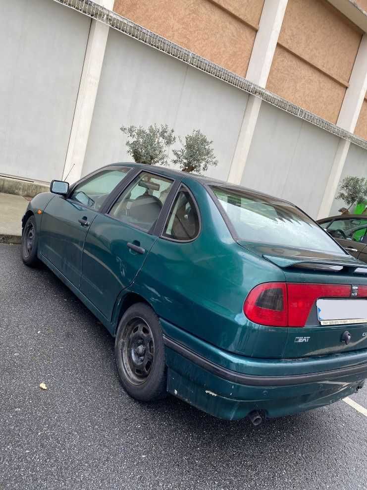 Seat Córdoba 1.4 GLX – 1996 | Gasolina | Verde