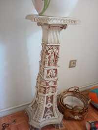 Coluna decorativa em porcelana  garras leão ( patas)
