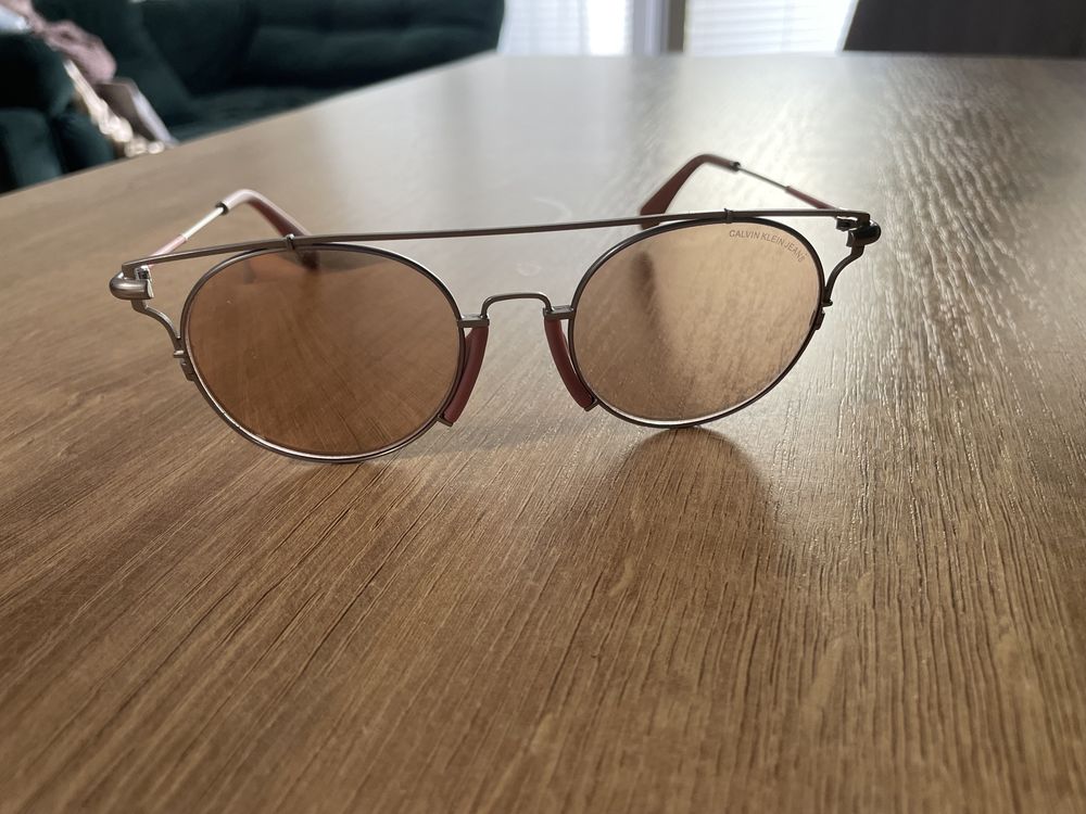 Okulary przeciwsłoneczne calvin klein ckj167s