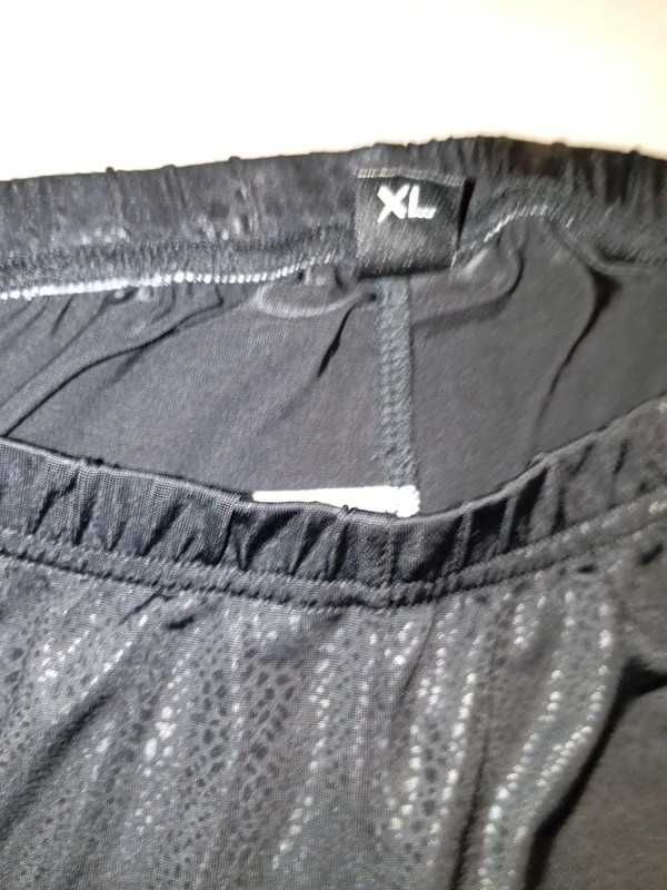 Leginsy Plus Size Czarne Efekt Wężowej Skóry Śliskie XL