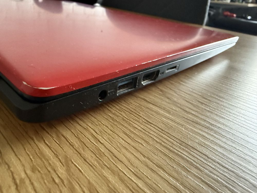 Sprzedam laptop Lenovo IdeaPad 100S – lekki i kompaktowy!