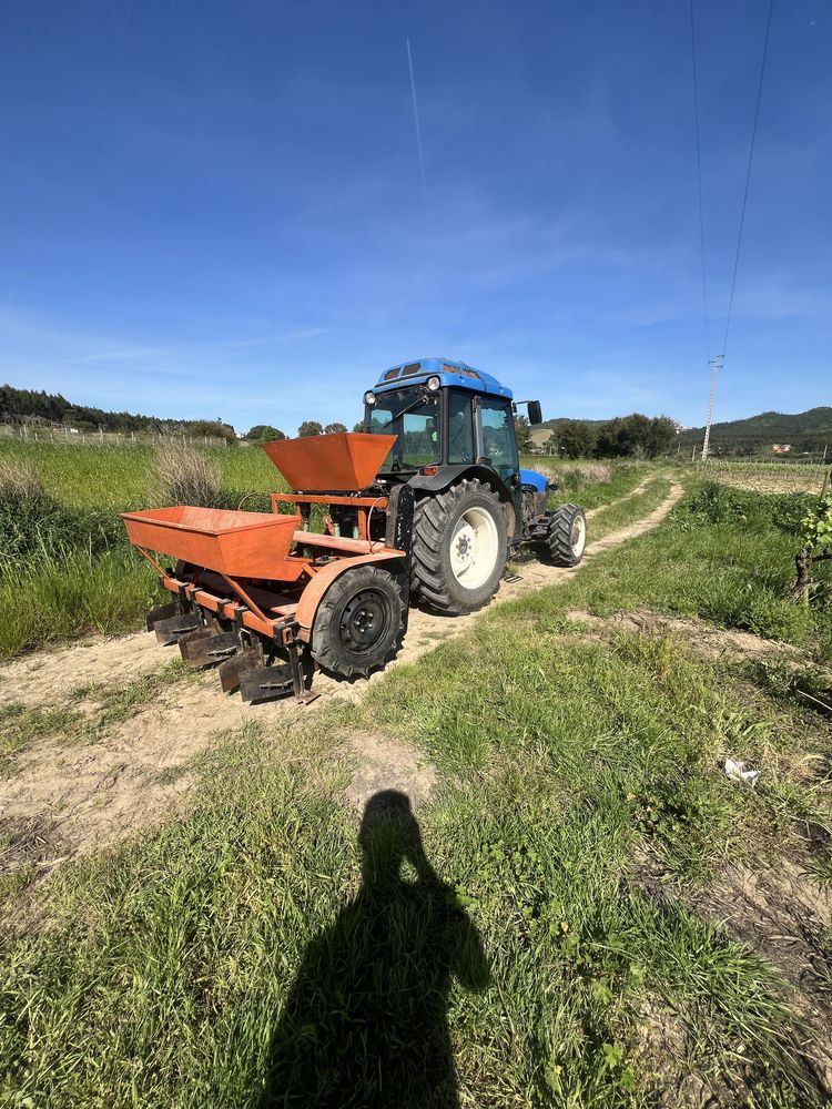 Semeador de batatas 3 linhas com adubador