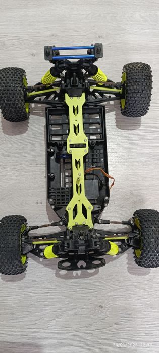 Chassi RC escala 1/8