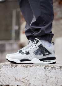 Чоловічі кросівки Nike Air Jordan 4 Retro Grey