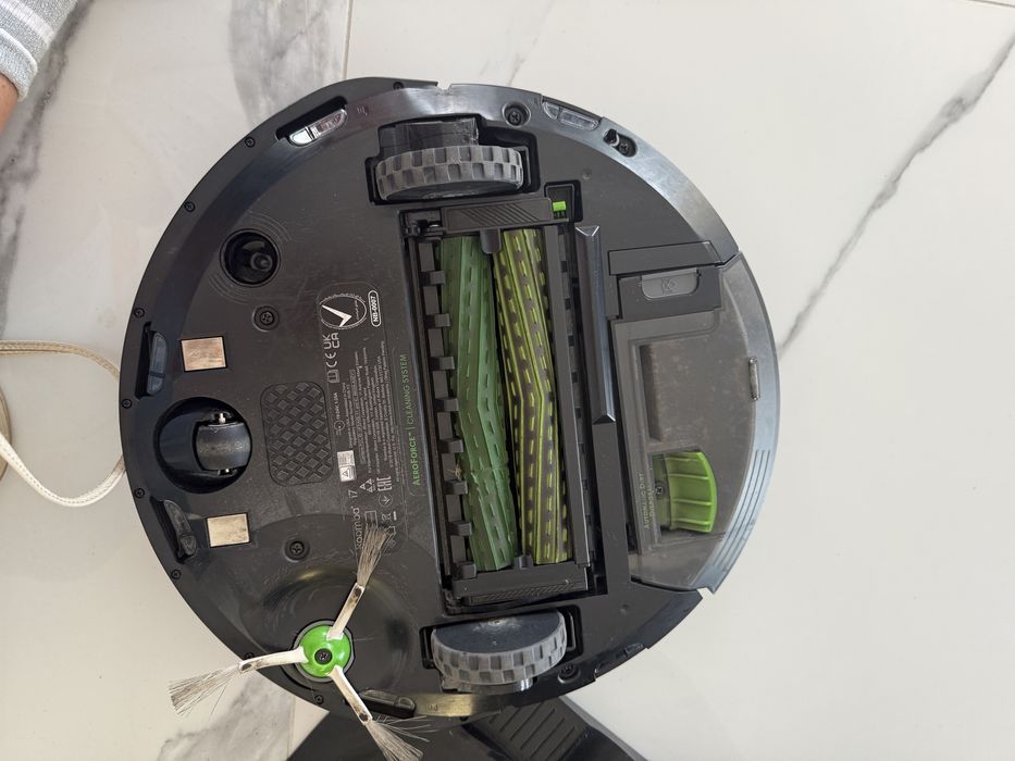 iRobot Roomba i7