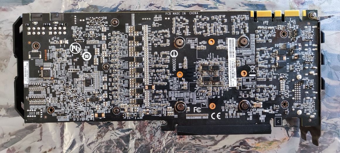 Placa gráfica Gigabyte GTX 1080 Ti Gaming OC Black 11GB