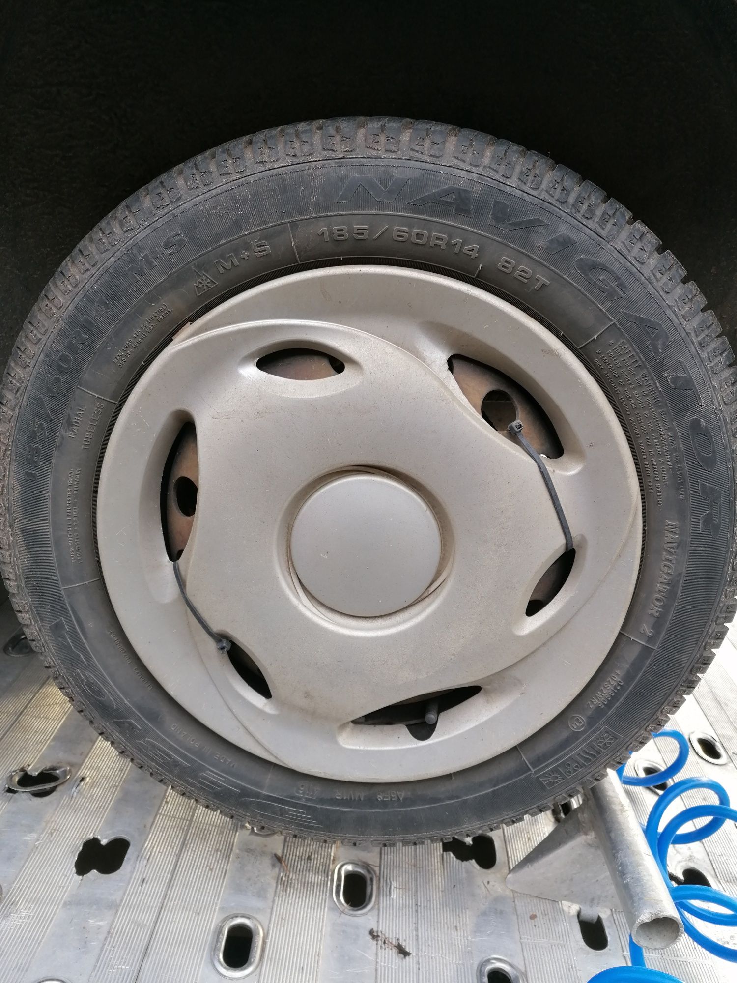 Koła zimowe 185/60/14 4x100 jak nowe