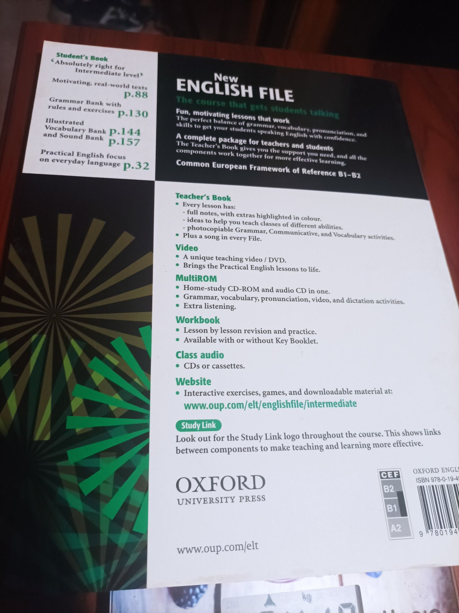 New English File Intermediate Student's book 2011