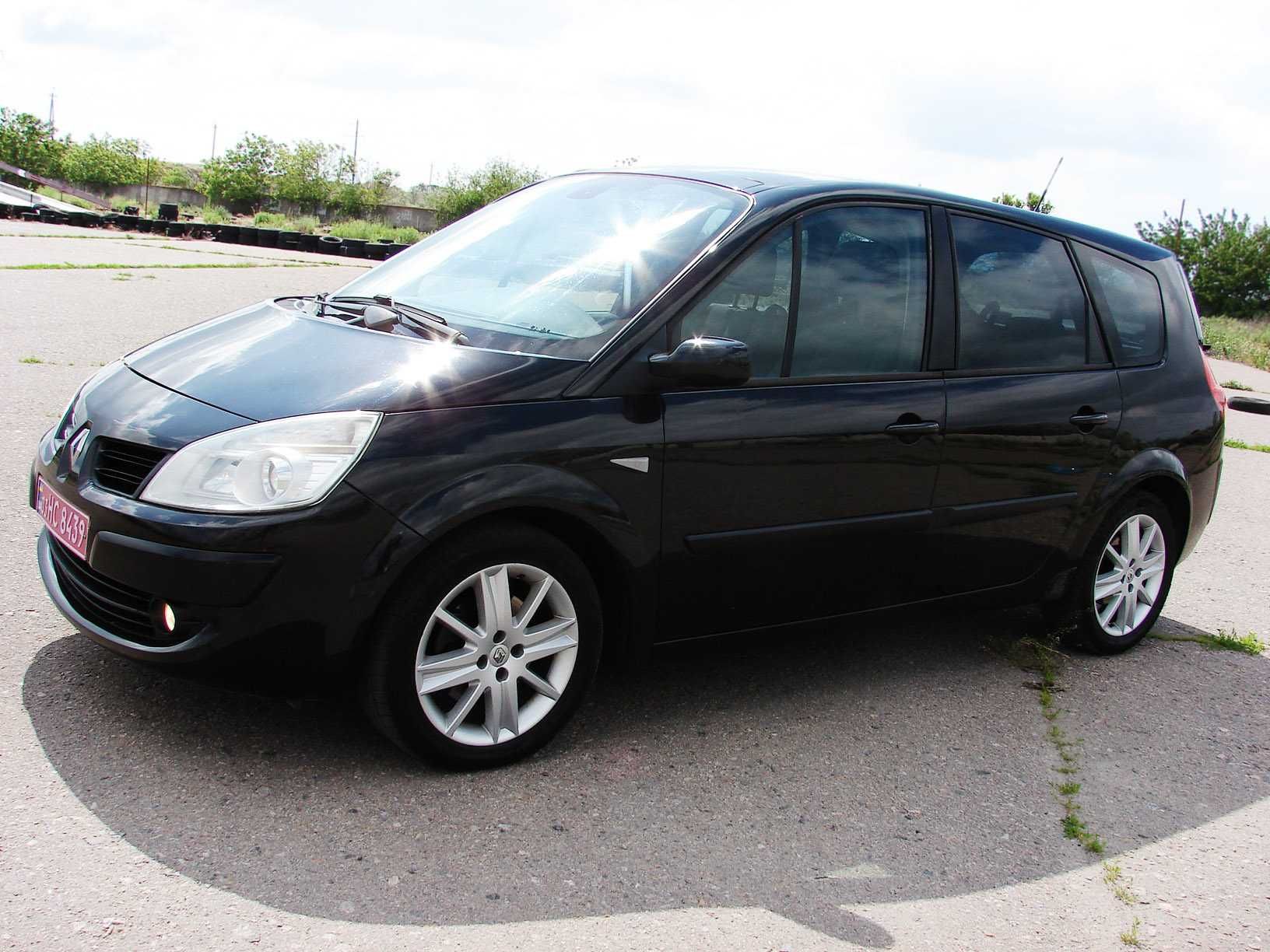 Свежепригнанный Renault Grand Scenic 1.6 MPi 2008 год