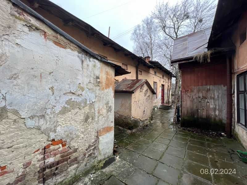 Продаж приміщень 101м2 м. Львів, вул. Героїв УПА, 36