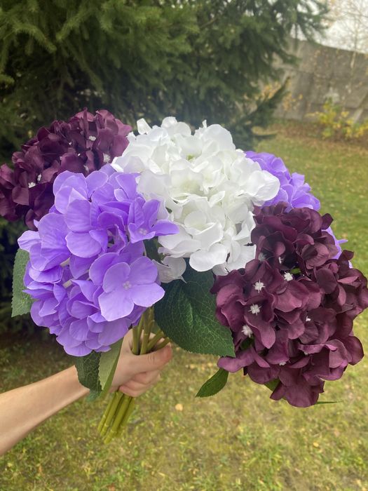 Декор гортензіі виглядають як живі квіти