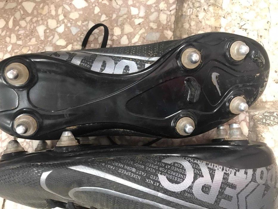 Buty piłkarskie NIKE