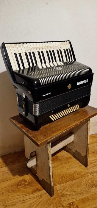 Acordeão Hohner Bravo III 96
