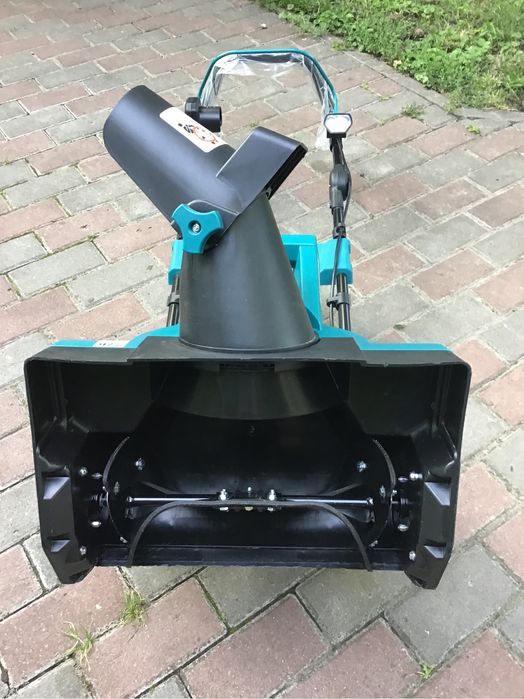 Продам снігоприбиральну машину Huyndai S 500