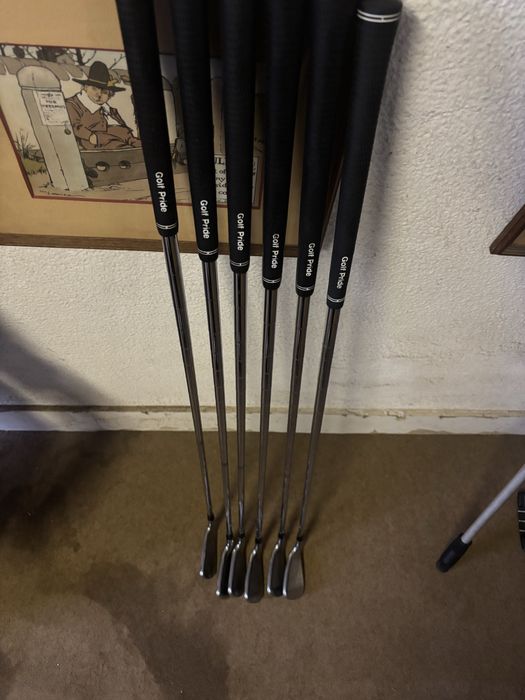 Tacos de golfe Titleist AP1