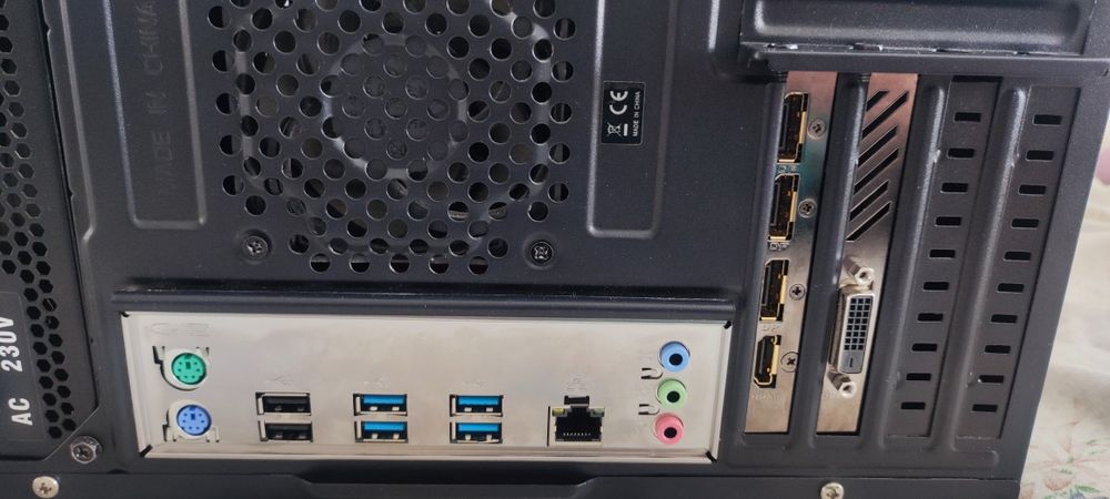 Mini PC/RX570 4GB/TPM 2.0/Xeon E5 2680v4/8GB DDR4/Fonte 600W 80+