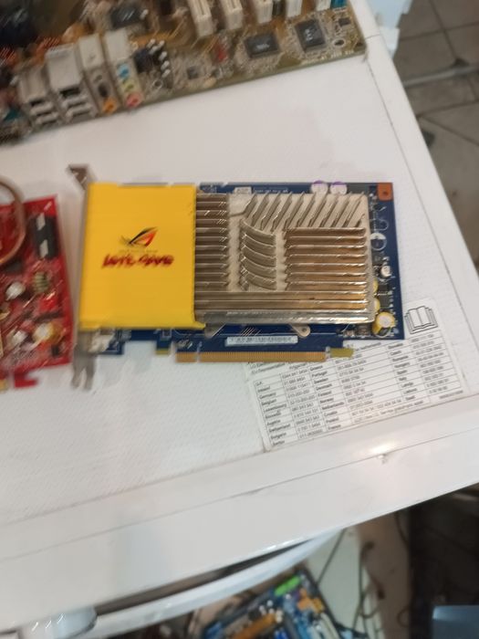 Sterowanie dwoma komputerami KVM ATEN CS682