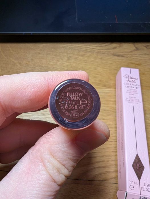 Błyszczyk wypełniający usta -Charlotte Tilbury Collagen Lip bath, pilo