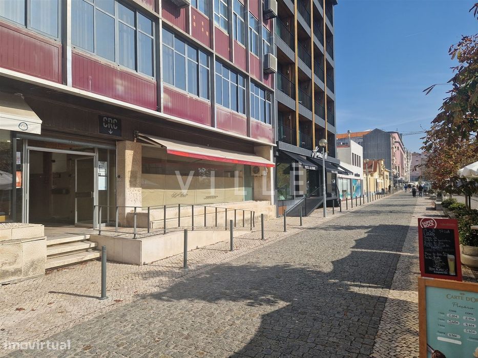 Loja para arrendar no centro de Aveiro