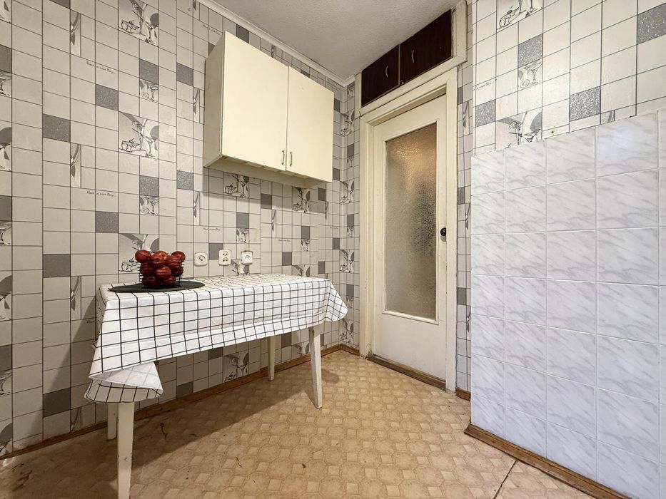 Продаж 1 кім квартири Лісний,Поповича Космонавта,18