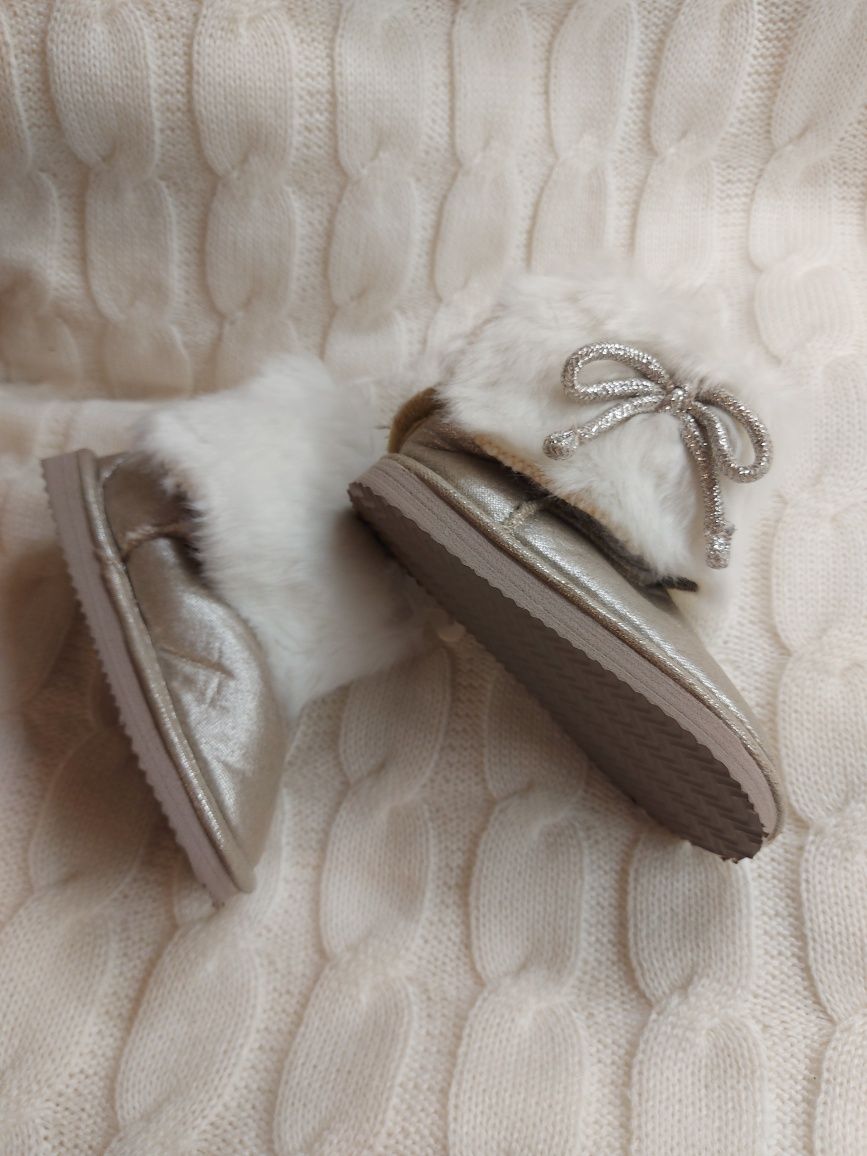 Buty buciki botki kozaczki ocieplane dziewczynki H&M nowe cudo 20/21