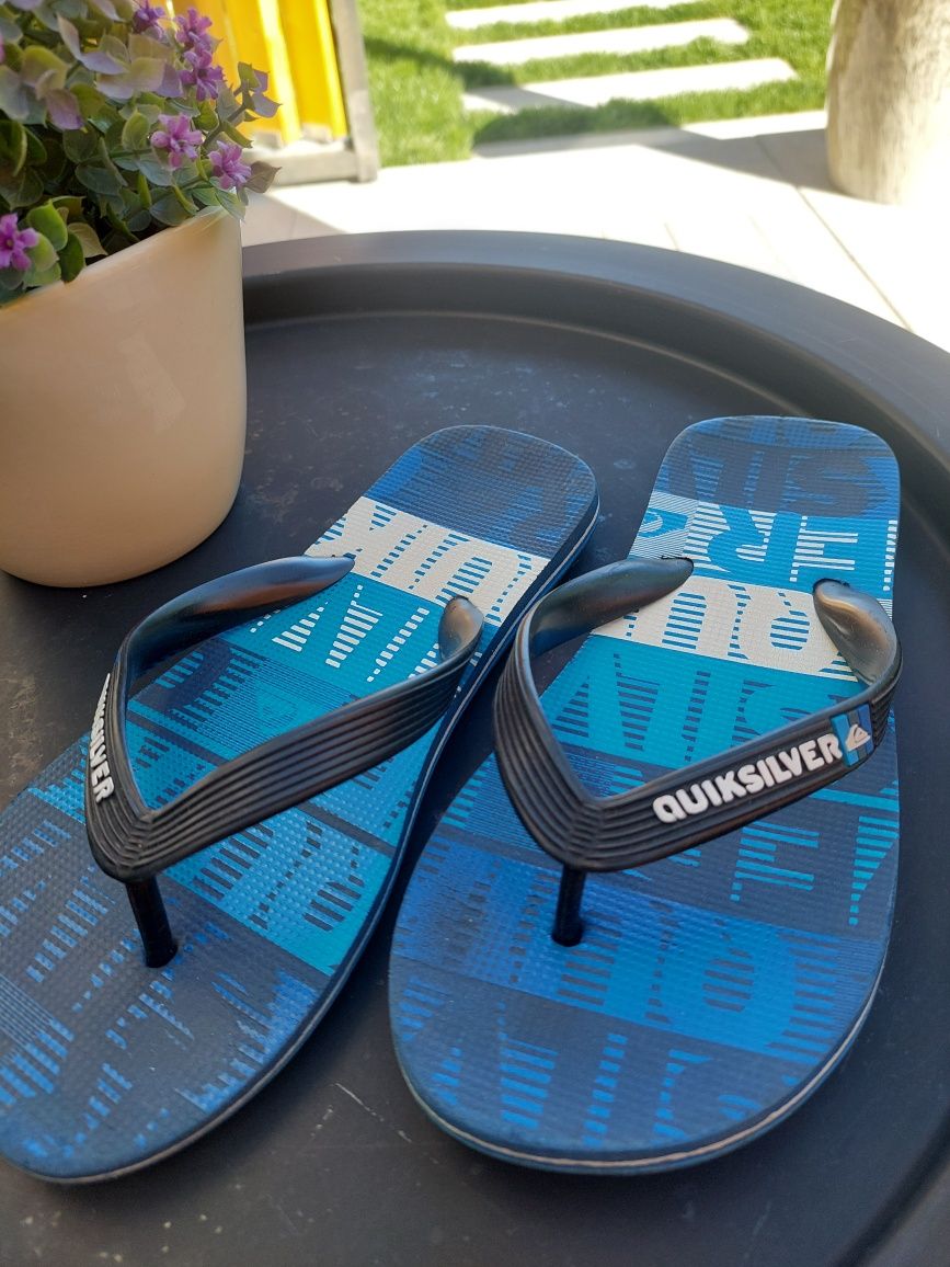 Klapki typu japonki marki Quiksilver