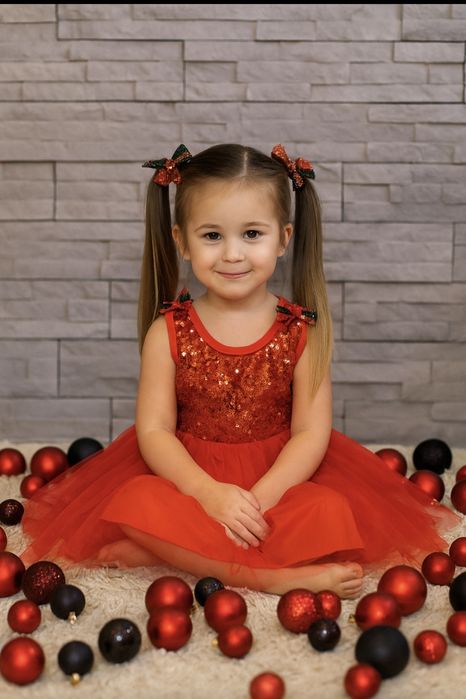 Sukienka Świąteczna cekinki rozm.86 i 98