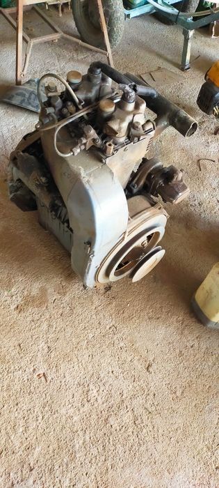 Motor Ruggerini de modelo RD 200 de dois cilindro