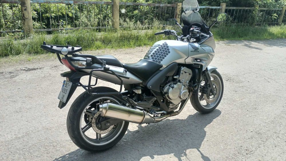 Продам хонду CBF 600