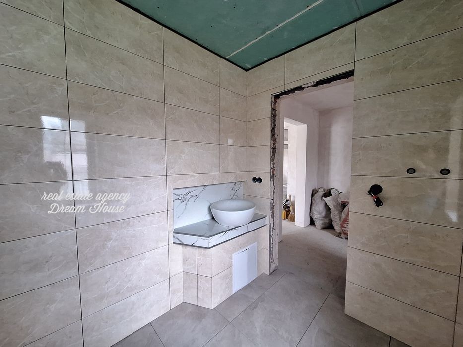 1 кімнатна 50,3 м  у центрі с. Щасливе 8 км від Києва