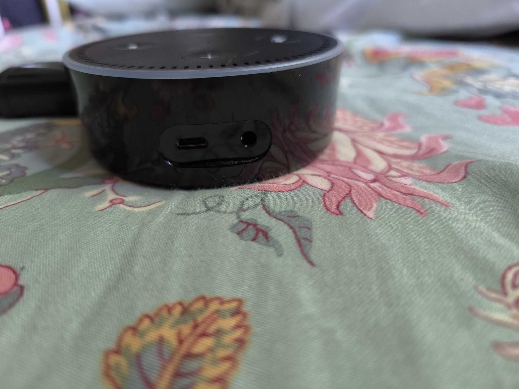 Amazon Echo Dot 2 WiFi  smart głośnik z mikrofonem, idealny do domu
