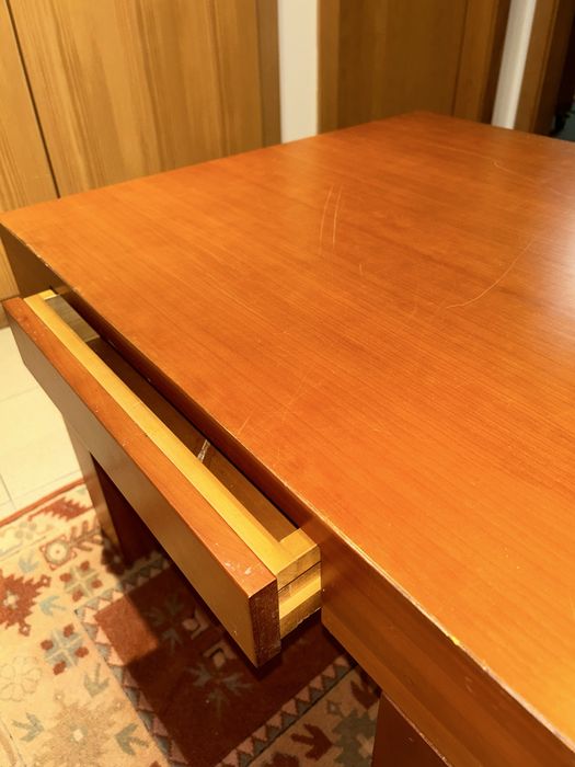 Mesa de centro em cerejeira