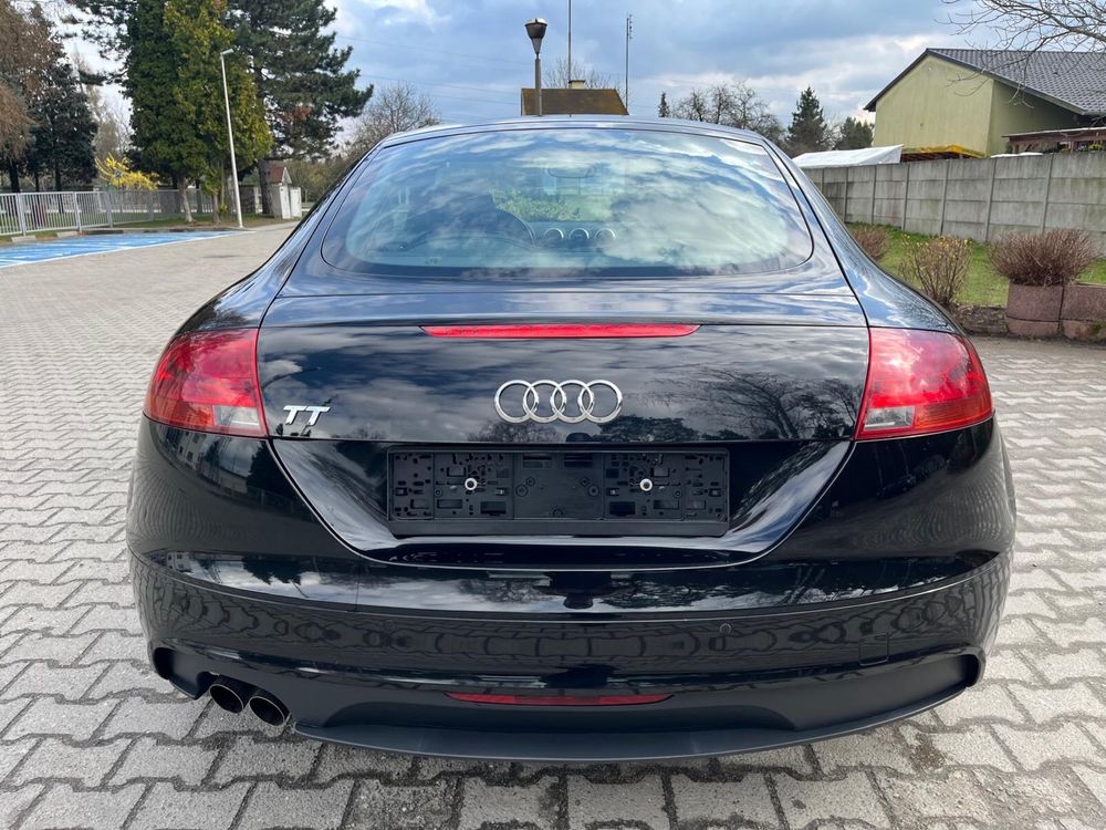 Audi TT 1.8T   2012