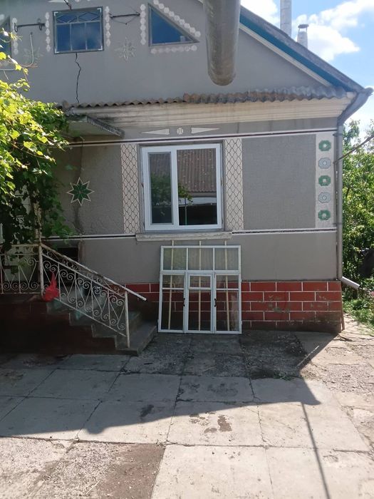 Дерев'яні вікна.