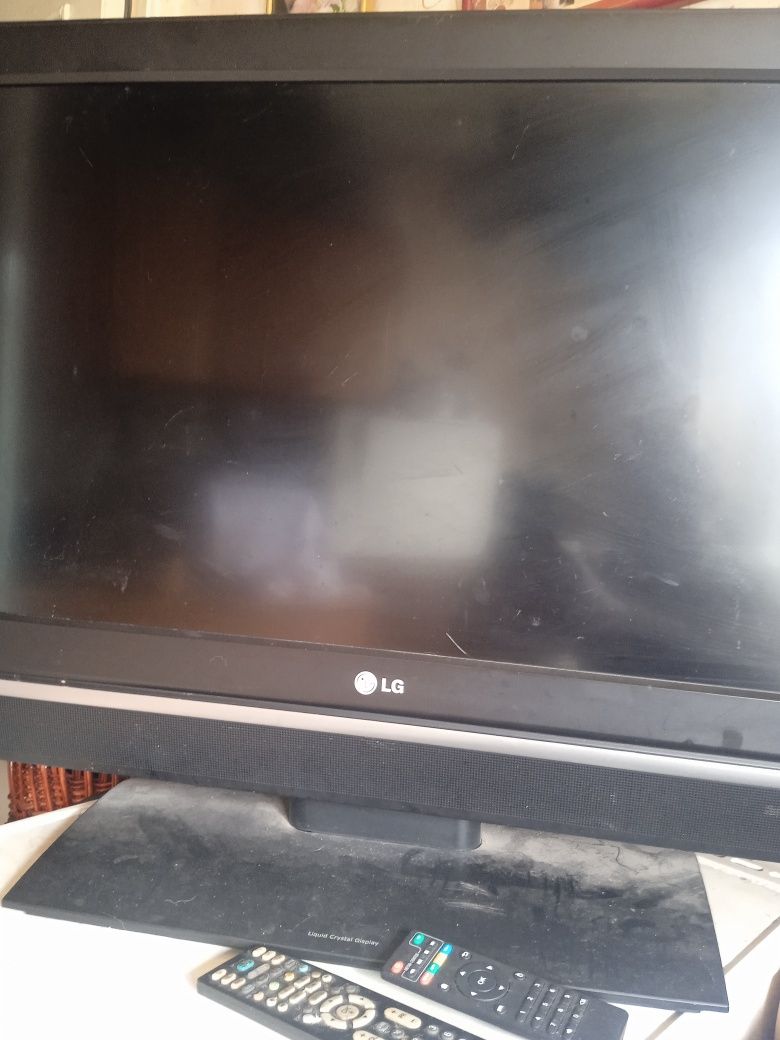 Продам телевизор LG б/у32 дюйма