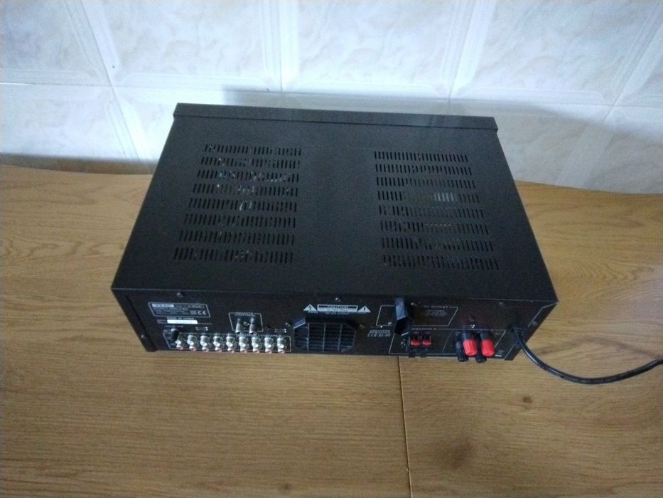 Amplificador integrado Teac A-R600