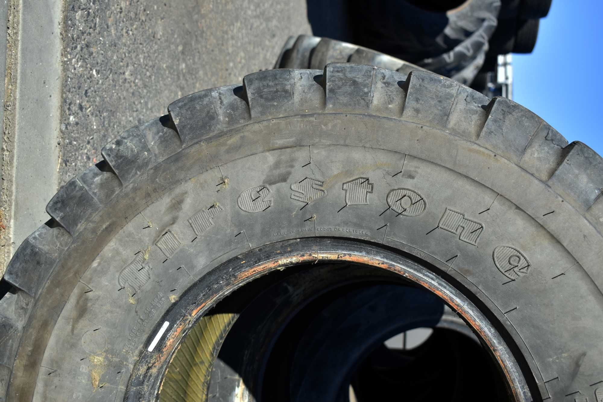 Opona opony FIRESTONE UTILITY 340/80R18 12.5/80R18 przemysłowe