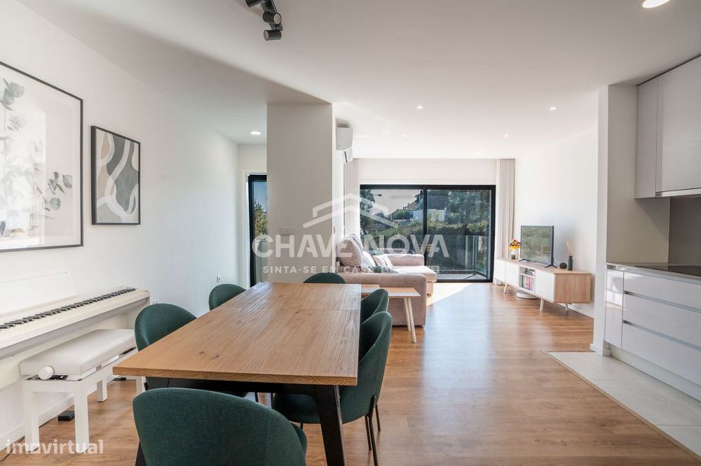 Apartamento T3 Como Novo com vista desafogada sobre a cidade em Rio...