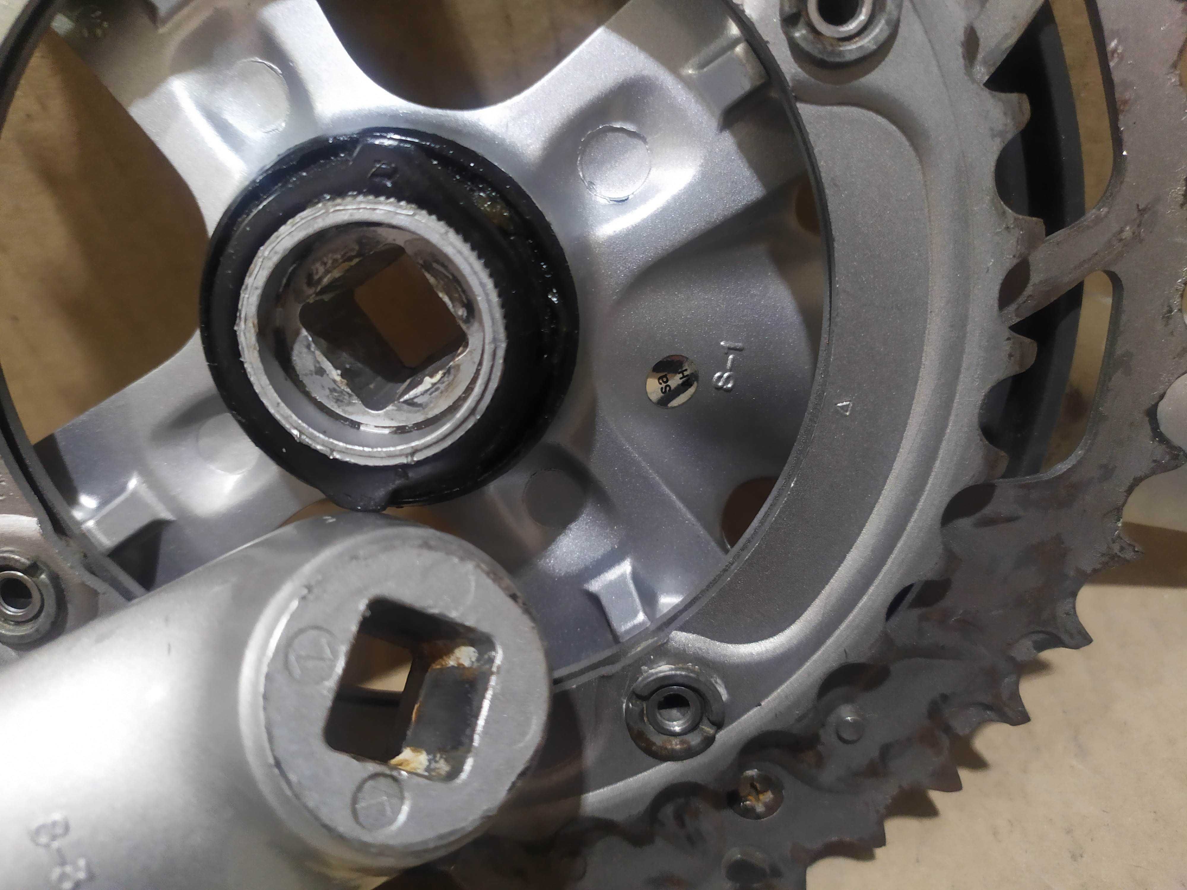 Шатуны перекидка Shimano Nexave- C600  и каретка