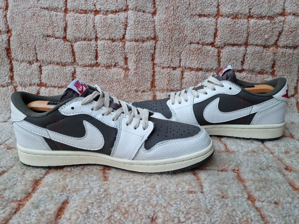 мужские кроссовки Jordan 1 Retro Low x Travis Scott Low OG