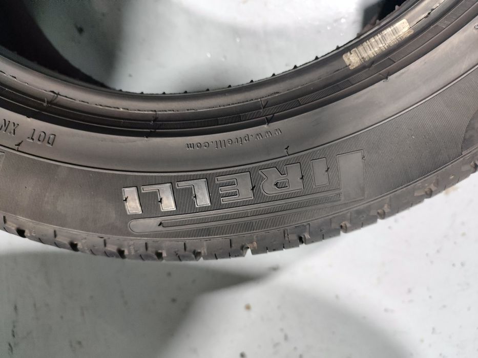 2 pneus semi novos 235-50R18 Pirelli - Oferta da Entrega