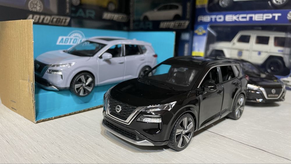 Нова машинка Nissan X-Trail Sylphy Skyline металева модель авто іграшк