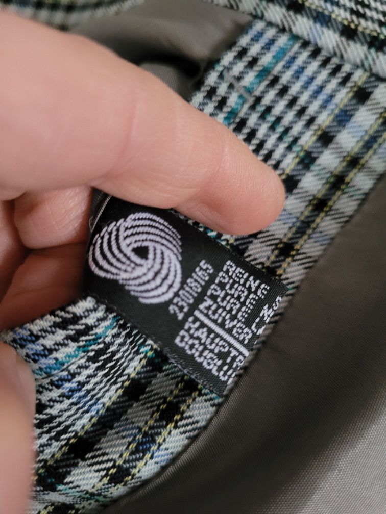 Wełniana marynarka w kratkę Hugo Boss.