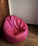 Puff Rosa, em cabedal