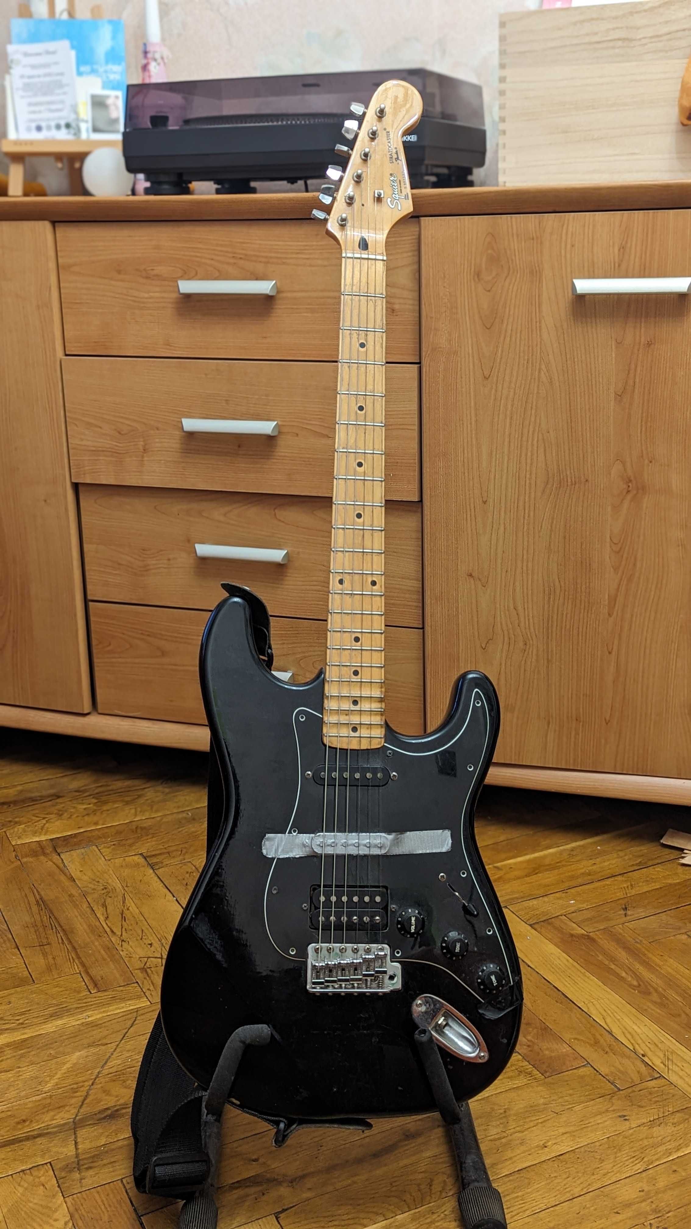 1989 Fender Squier - Stratocaster (H-S-S) KOREA
