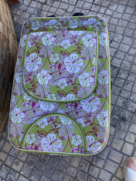 Mala de viagem de porão em bom estado