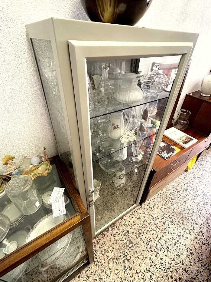 Vitrine de farmácia vintage +60comp x 35prof x 149alt.