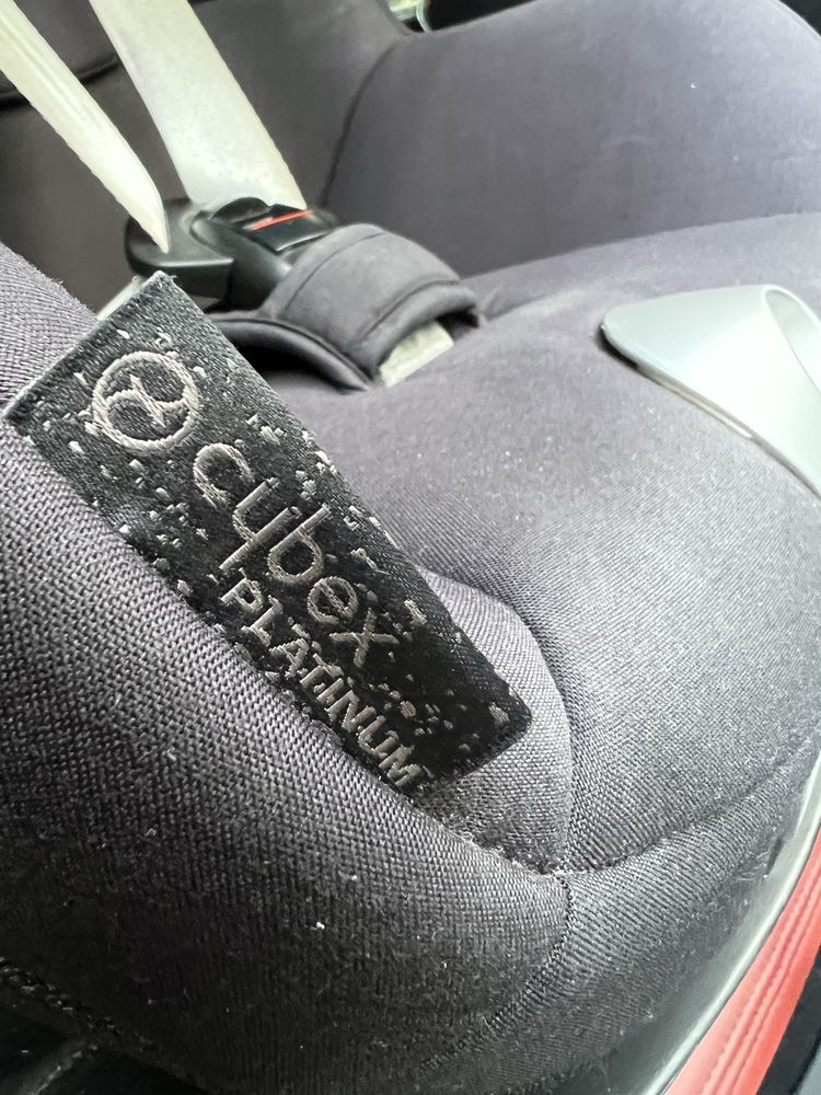 Fotekik samochodowy Cybex Sirona z obrotową bazą