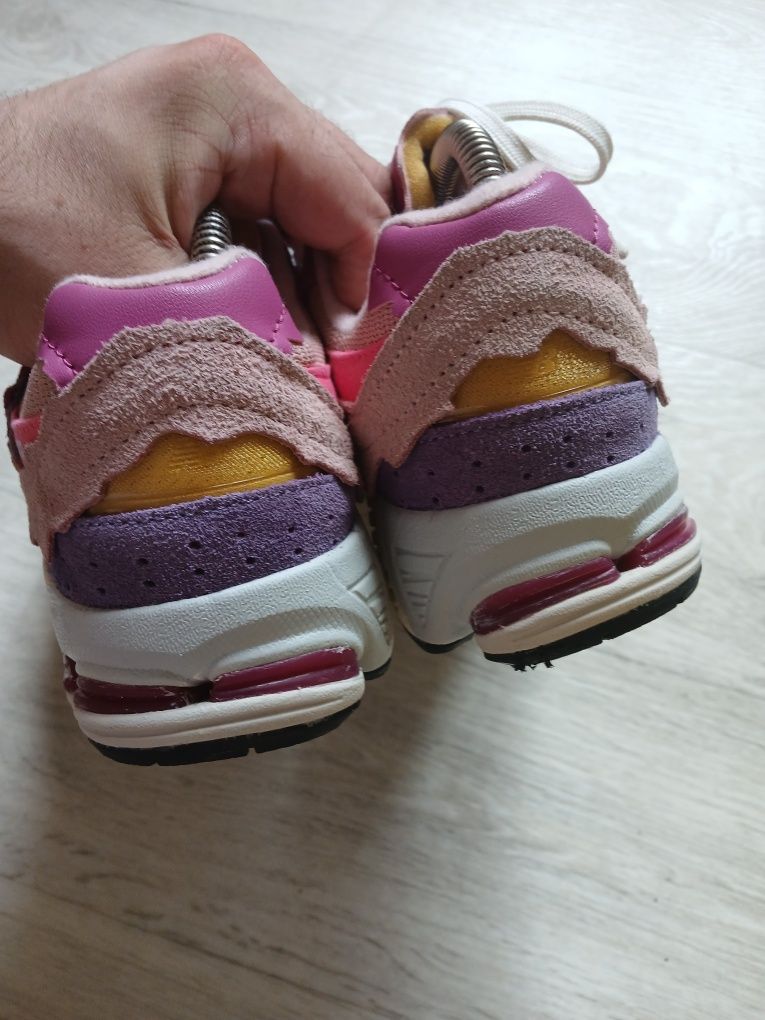 Кроссовки женские New Balance 2002 R Pink Оригинал.