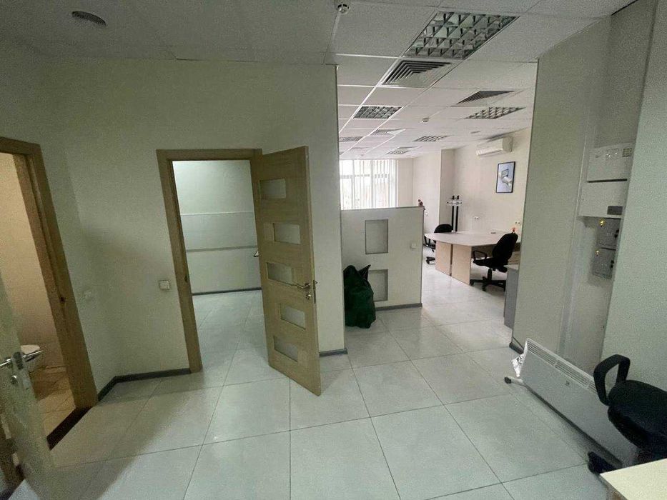 Оренда офісу 61 м², окремі кабінети. Анни Ахматової, Київ, Позняки